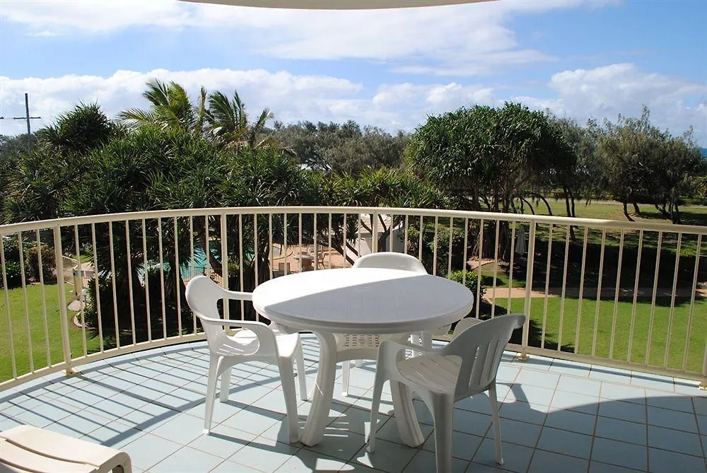 **** Aparthotel Surfside On The Beach Buddina Australia