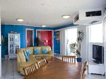 Surfside On The Beach Buddina Aparthotel