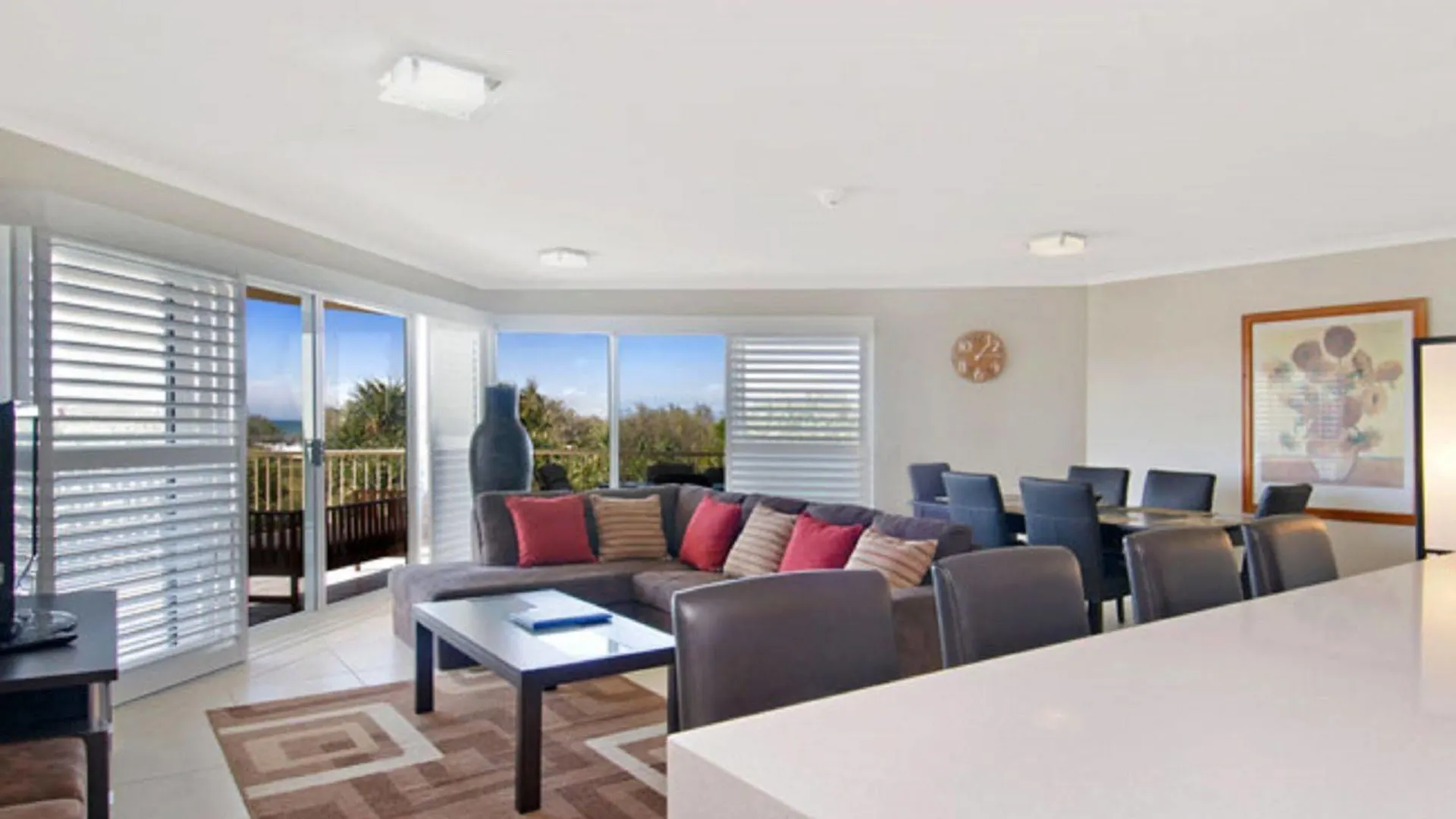 Surfside On The Beach Buddina Aparthotel