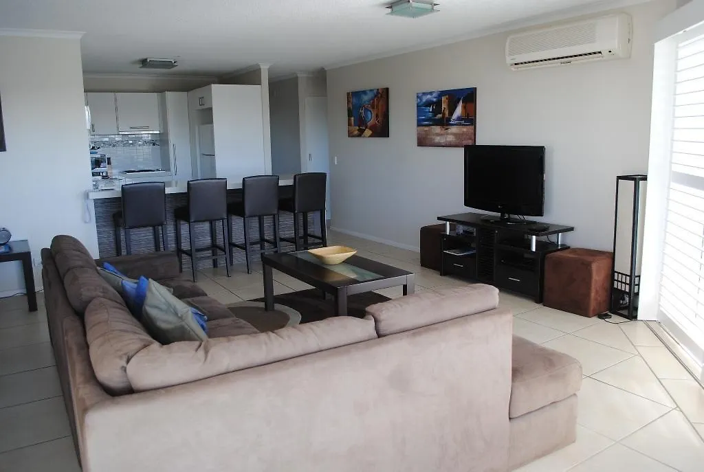 Surfside On The Beach Buddina Aparthotel
