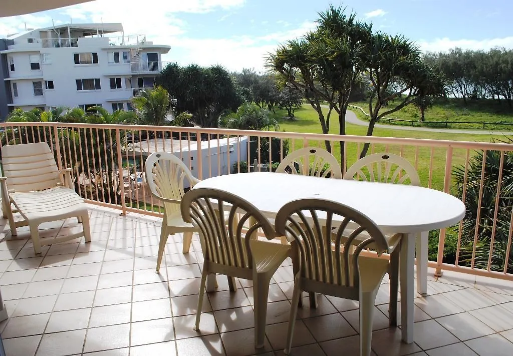 Aparthotel Surfside On The Beach Buddina